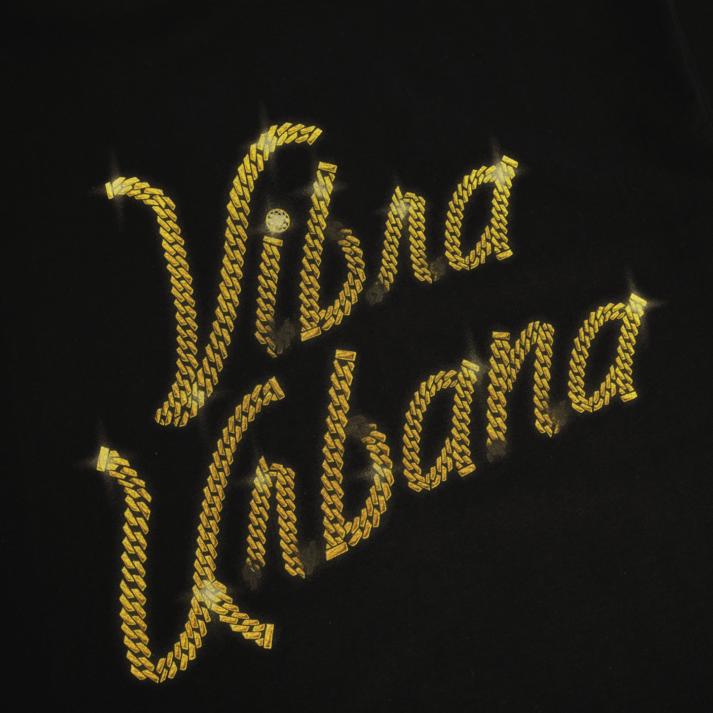 Vibra Urbana Gold Chains Tee
